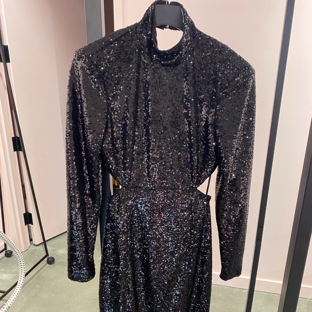 Dress - Picture 2 of 3